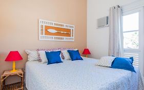 Novo Bhaus Juqueí - Churrasqueira Privativa - Piscina - 2 vagas - Condomínio com 8 casas - 600m da Praia - não possui roupa de cama e banho